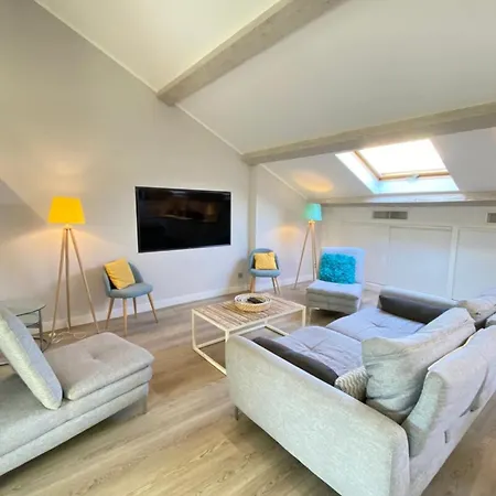 Modern & Bright 4-room In Banane Lägenhet *